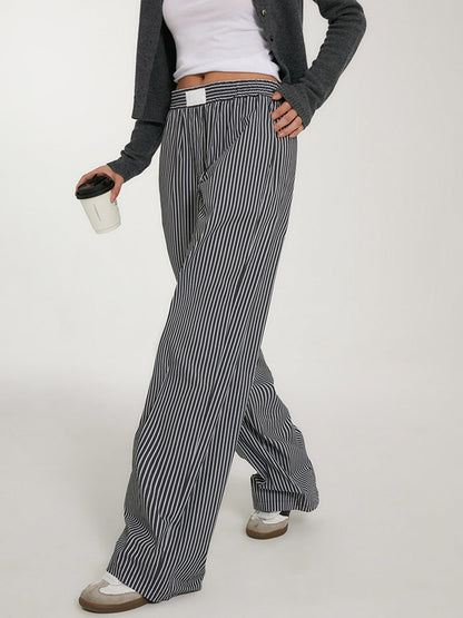 Effortlessly Elegant Pants with a Timeless Design