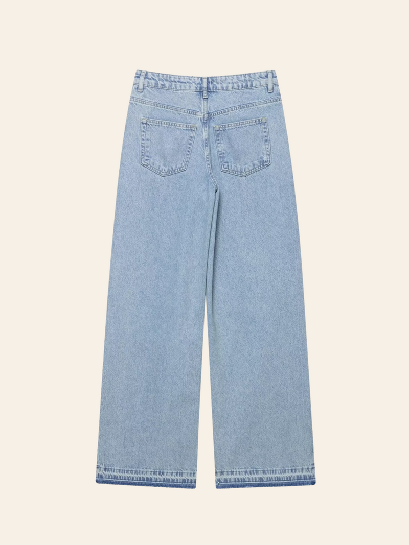 Gracefully Styled Garment for Any Occasion
