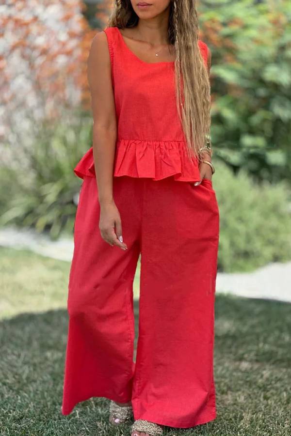 Effortlessly Elegant Pants with a Timeless Design