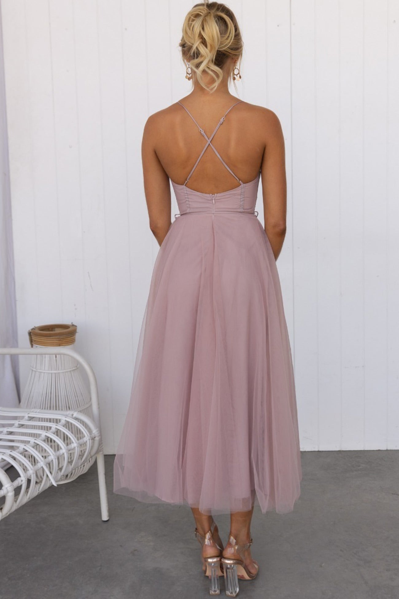 Effortlessly Elegant Dress with a Timeless Design