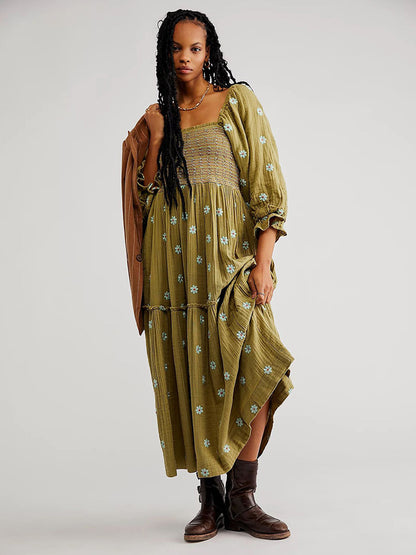 Classic Vintage Dress with a Flattering Fit