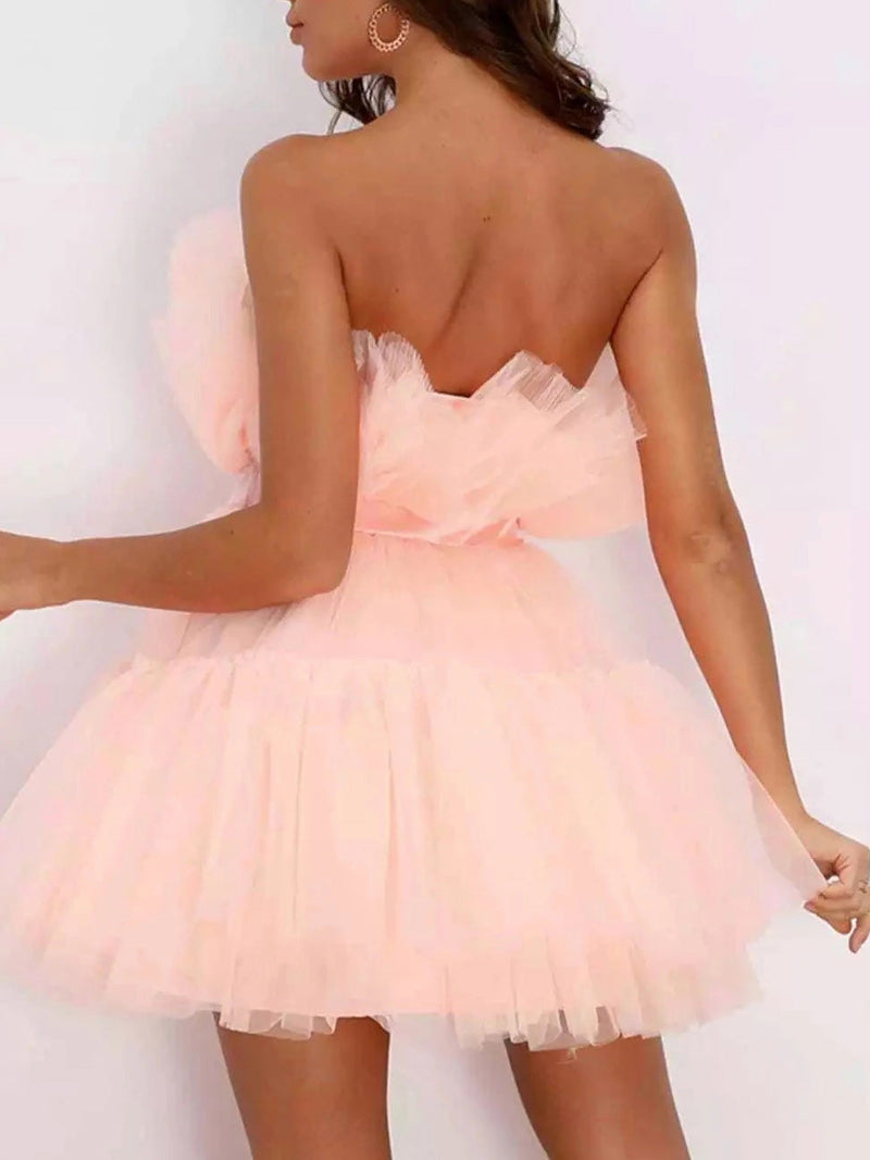 Effortlessly Elegant Dress with a Timeless Design