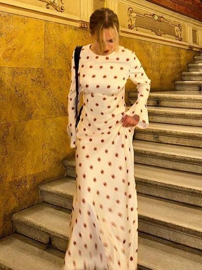 Well Tailored Dress with a Graceful Silhouette