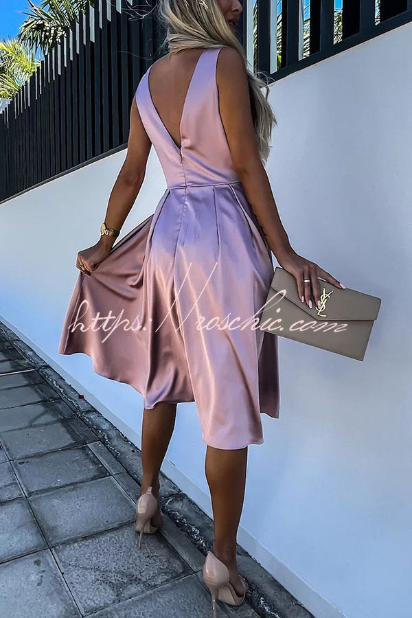 Well Tailored Dress with a Graceful Silhouette