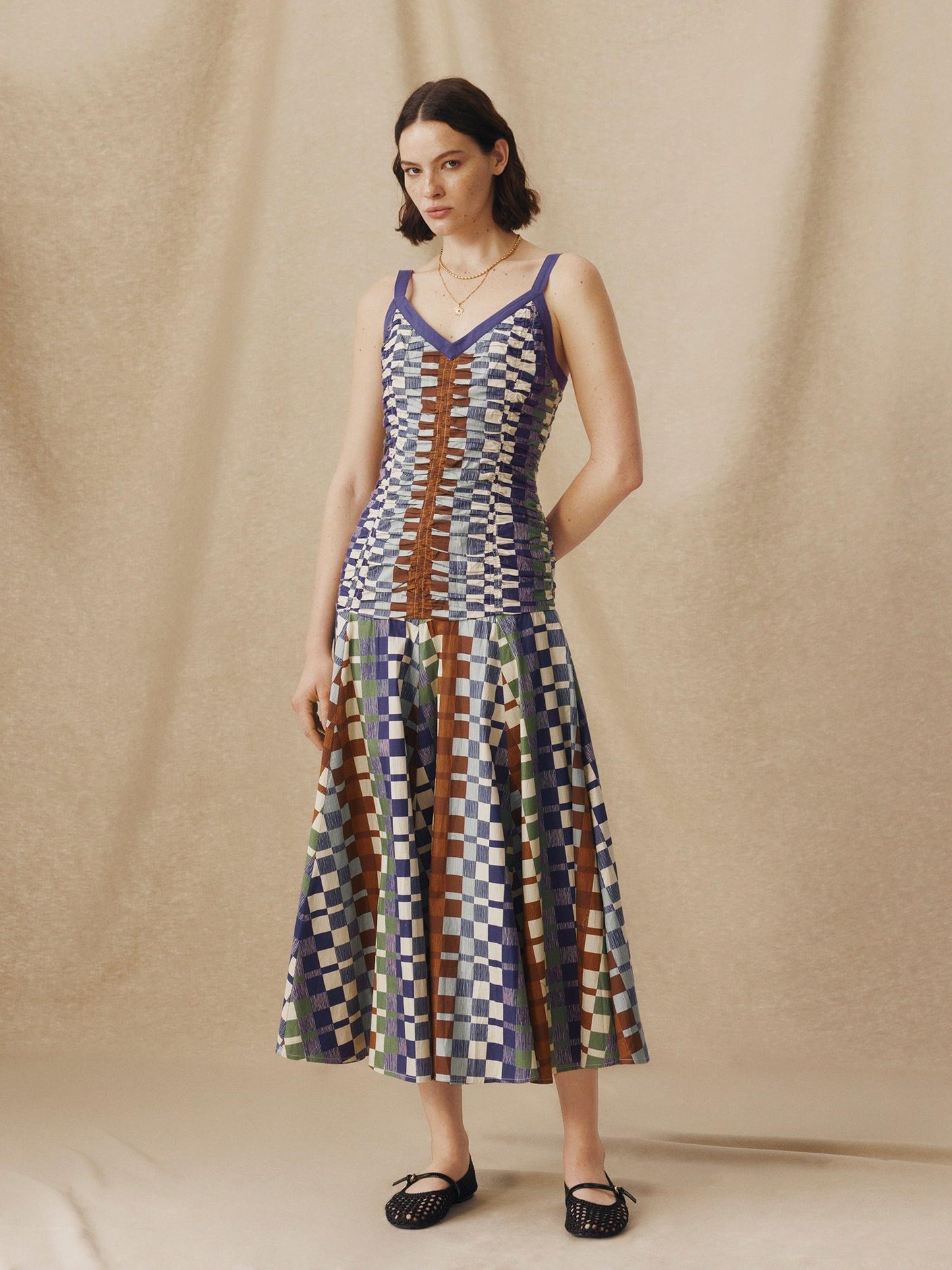 Gracefully Styled Dress for Any Occasion