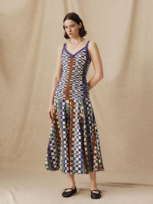 Gracefully Styled Dress for Any Occasion