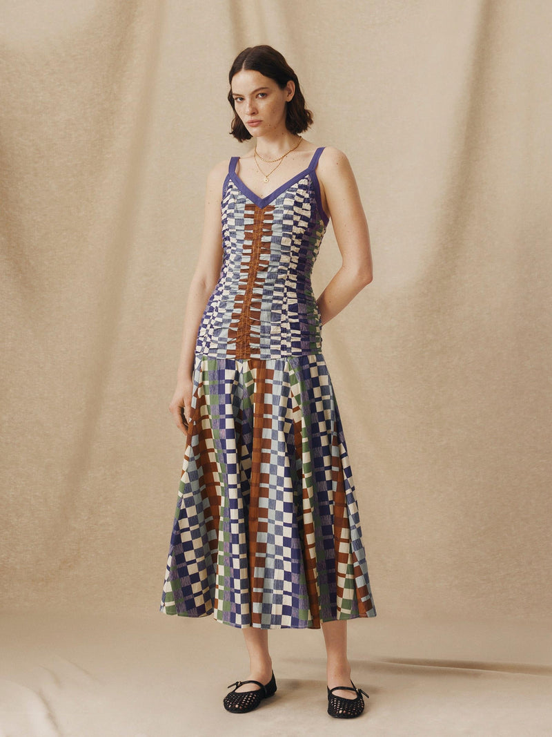 Gracefully Styled Dress for Any Occasion