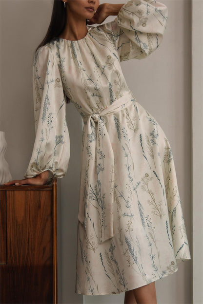 Effortlessly Elegant Dress with a Timeless Design
