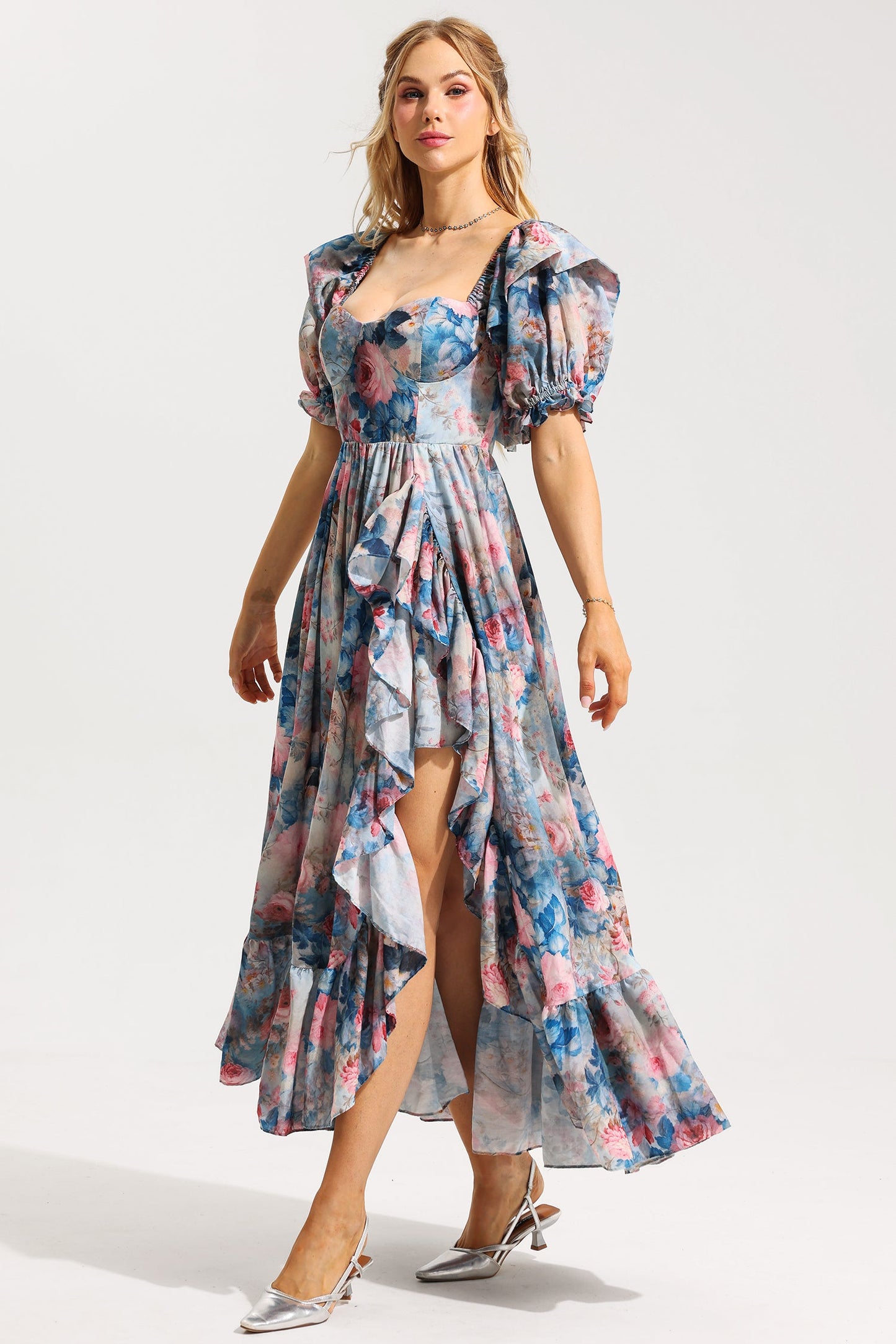 Beautifully Finished Dress in a Timeless Design