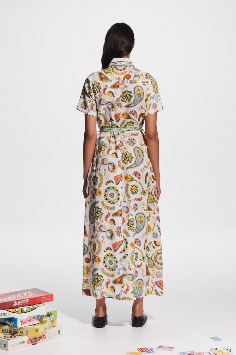 Effortlessly Elegant Dress with a Timeless Design