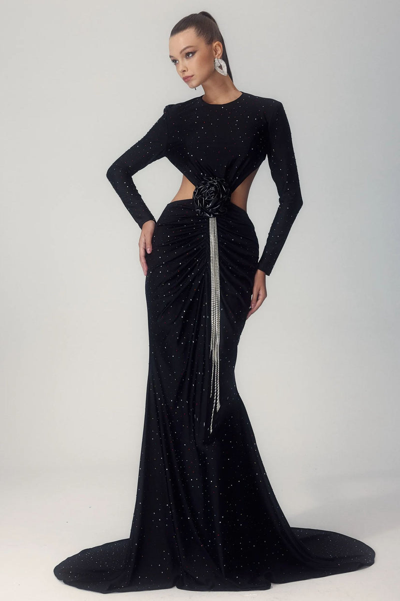 Gracefully Styled Dress for Any Occasion