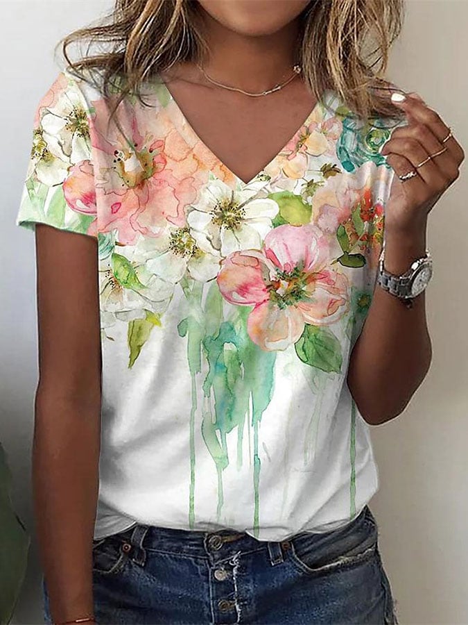 Effortlessly Elegant T-Shirt with a Timeless Design