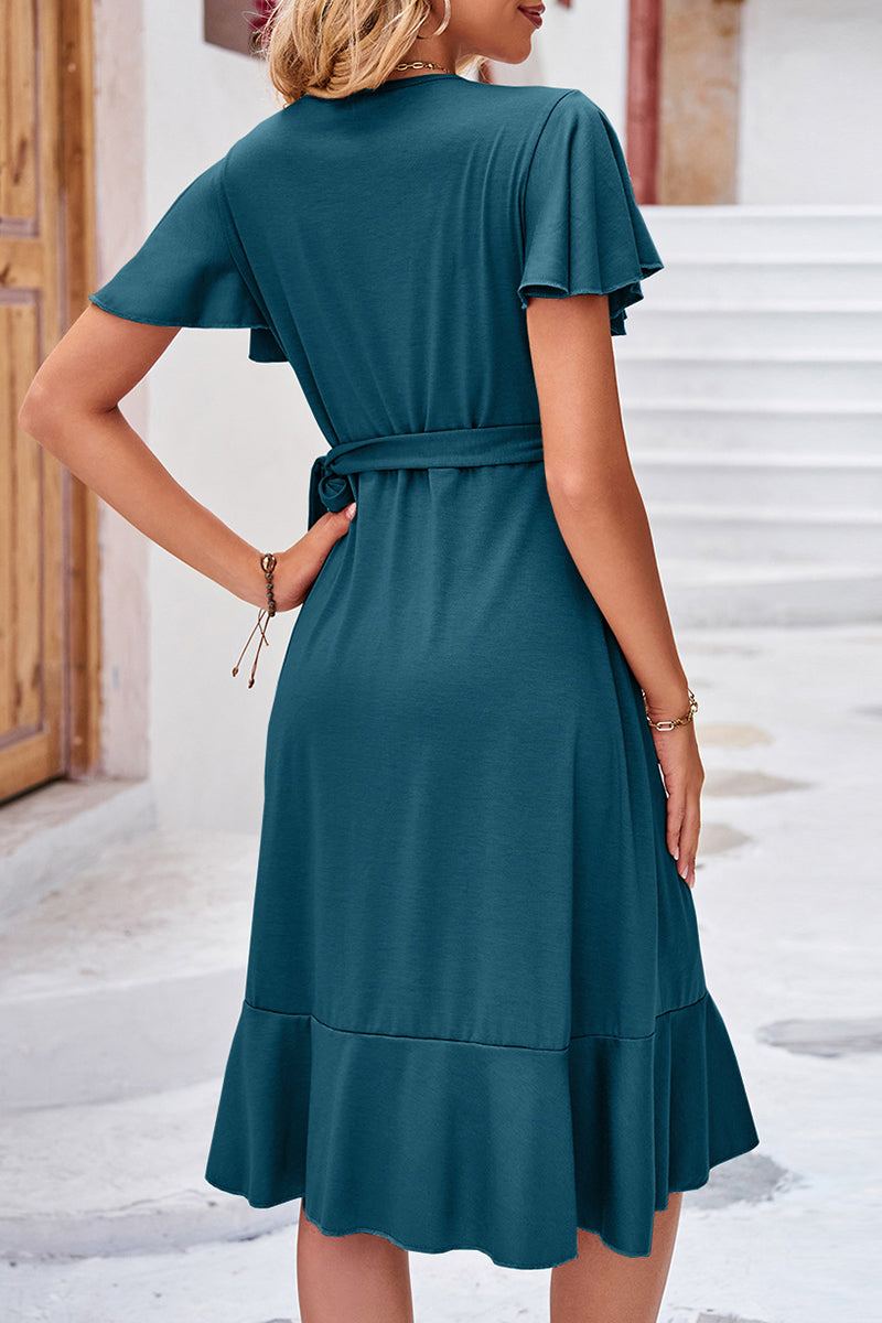 Beautifully Finished Dress in a Timeless Design