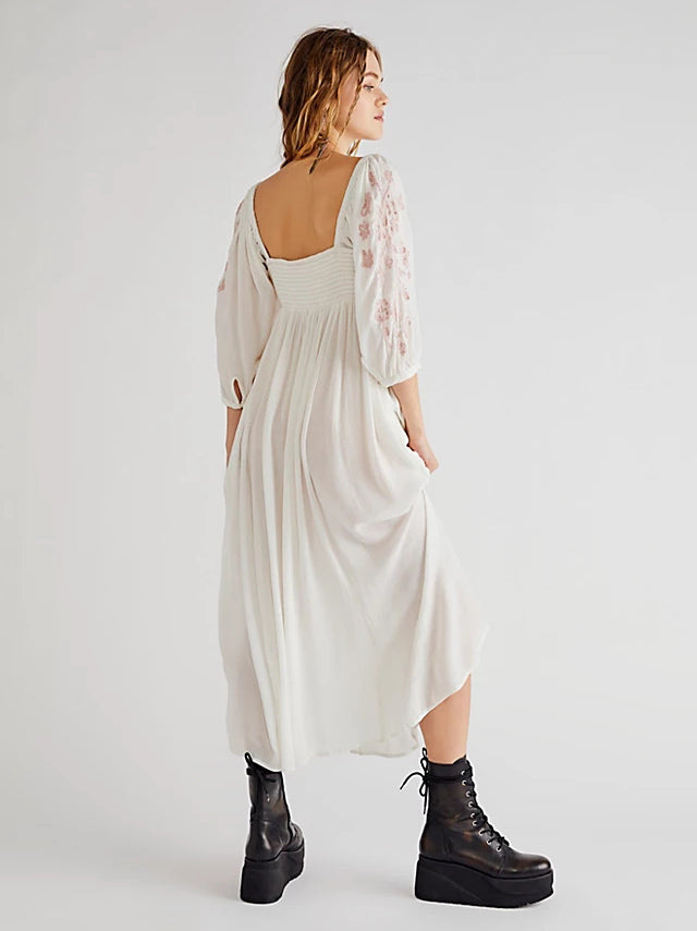 Beautifully Finished Dress in a Timeless Design