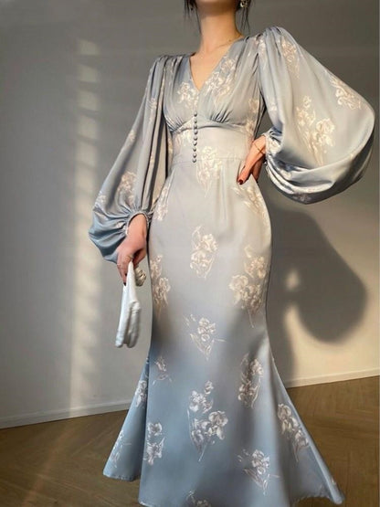 A Vintage Style Dress with Delicate Timeless Details