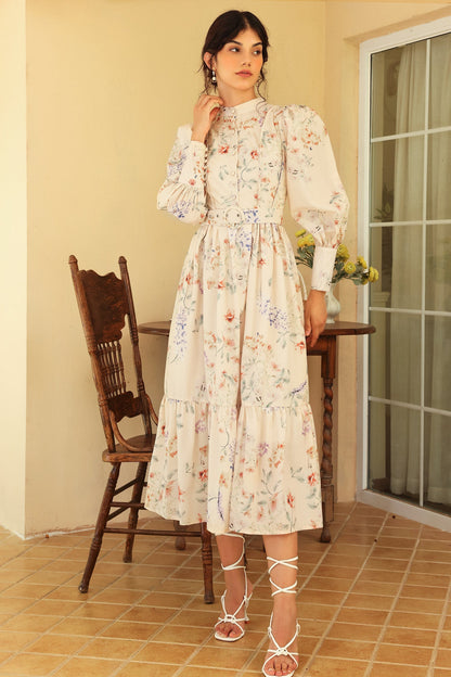 Well Tailored Dress with a Graceful Silhouette