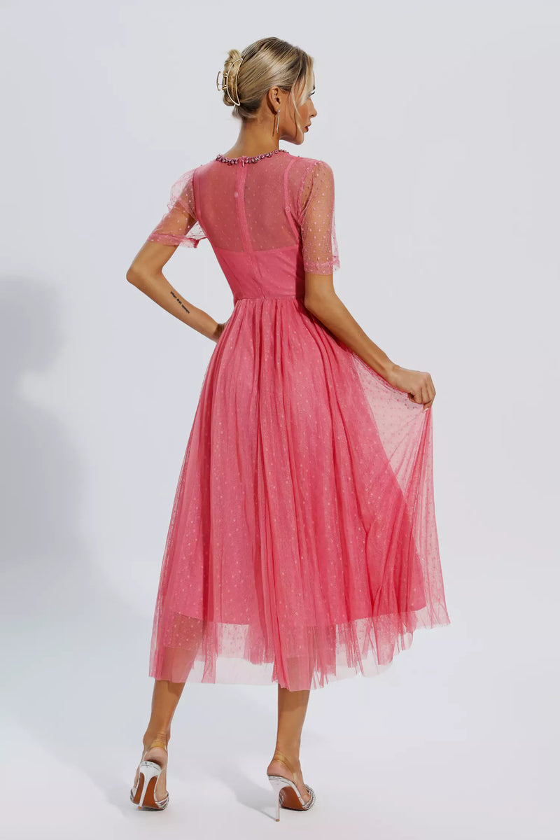 Effortlessly Elegant Dress with a Timeless Design