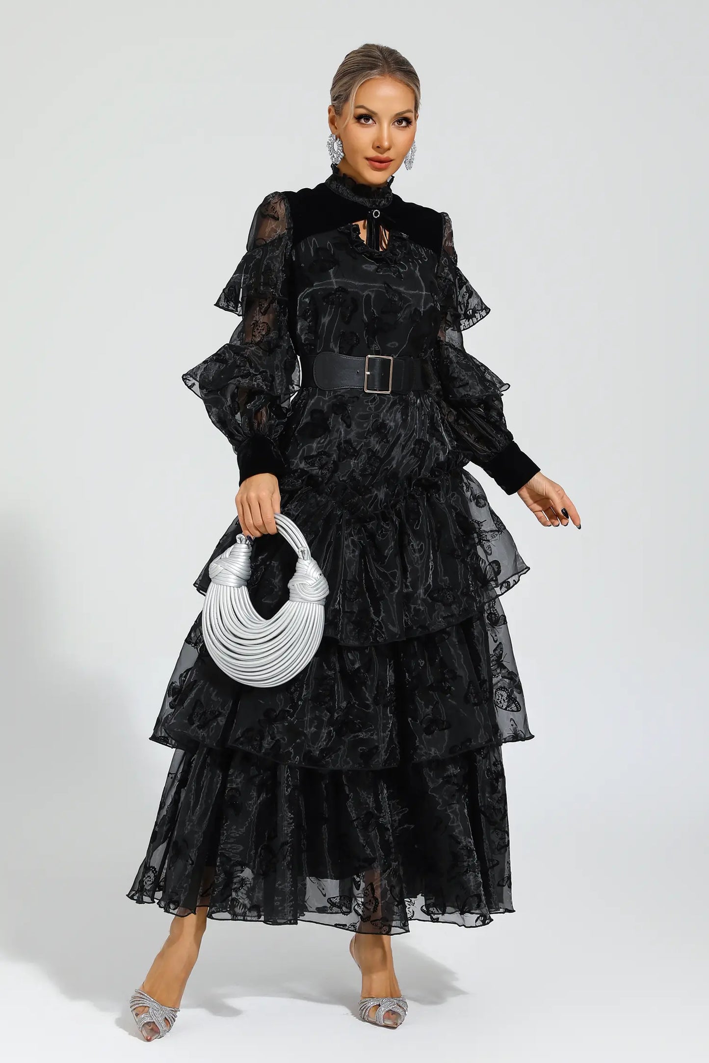 Beautifully Finished Dress in a Timeless Design