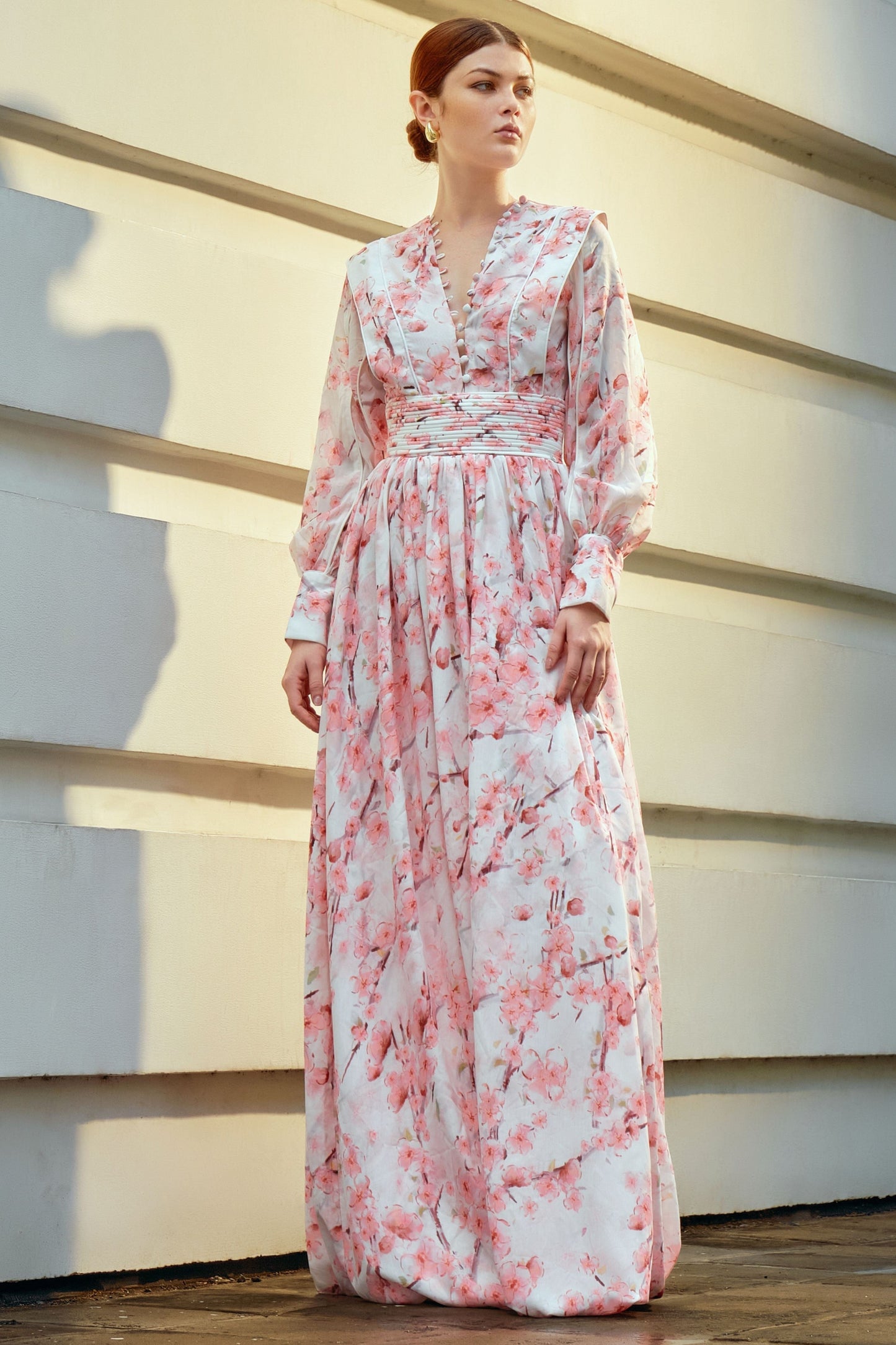 Well Tailored Dress with a Graceful Silhouette