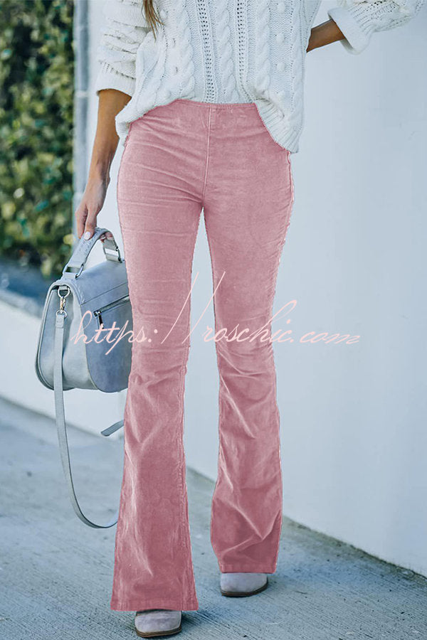 Effortlessly Elegant Pants with a Timeless Design
