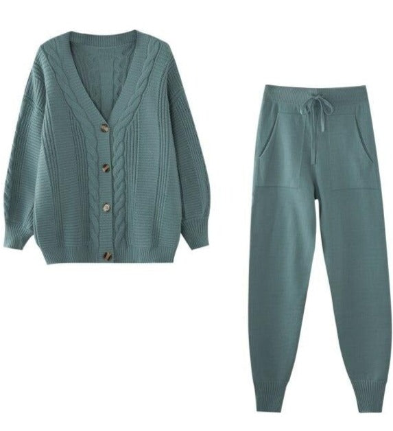 Well Tailored Cardigan with a Graceful Silhouette