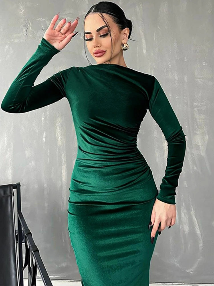 A Vintage Style Dress with Delicate Timeless Details