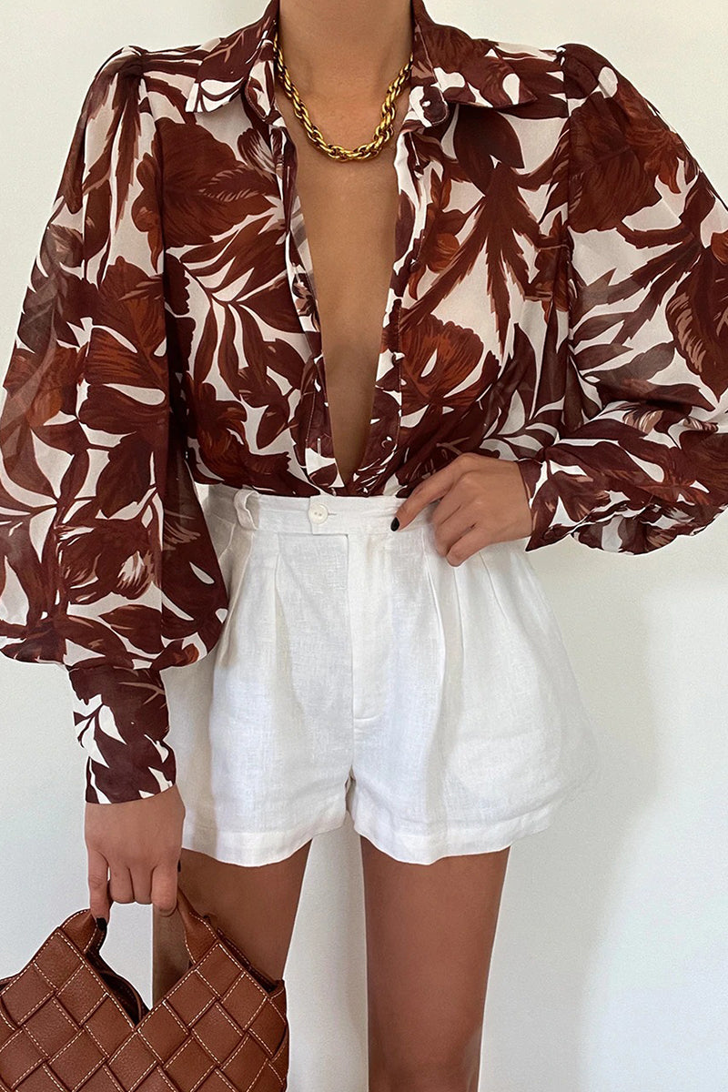 Well Tailored Top with a Graceful Silhouette