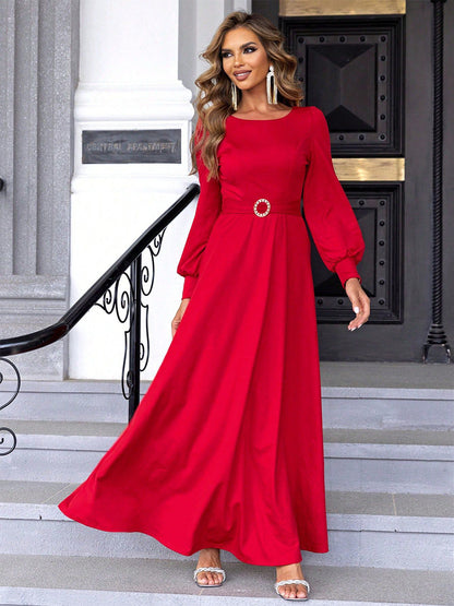 Effortlessly Elegant Dress with a Timeless Design
