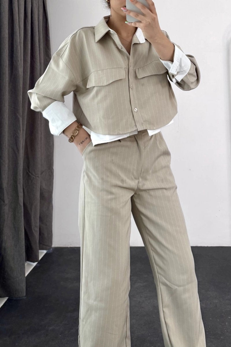 Classic Vintage Pants with a Flattering Fit