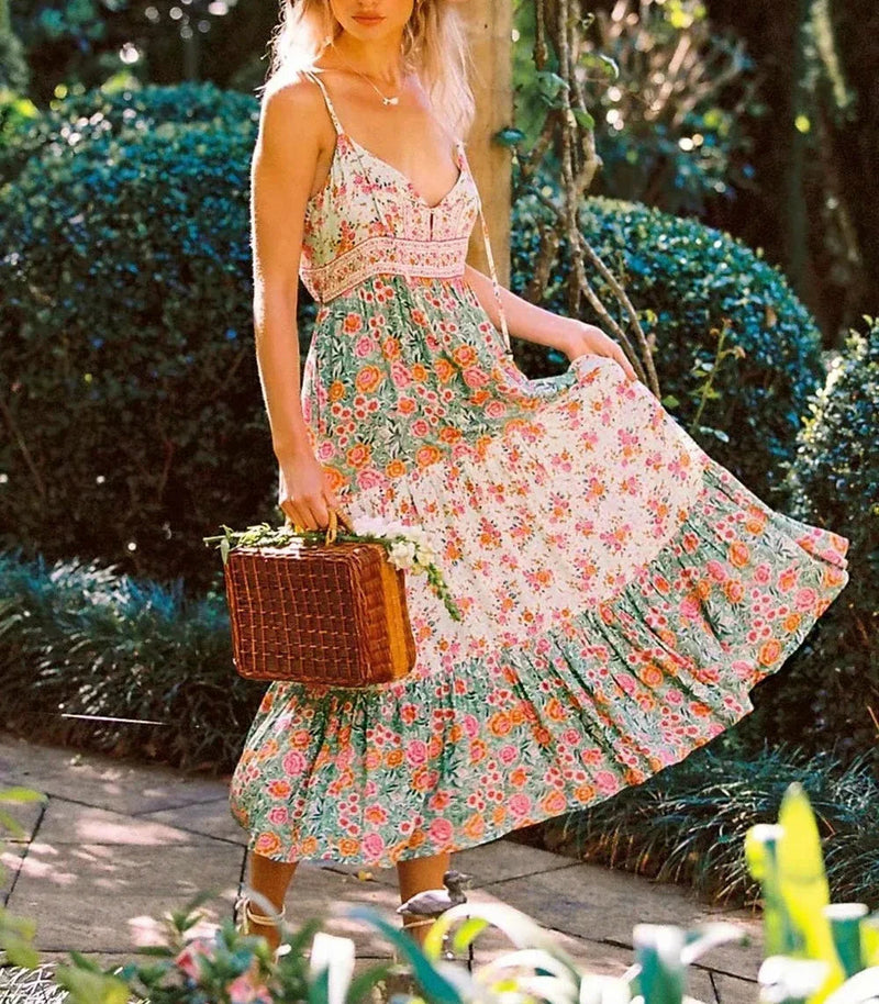 Classic Vintage Dress with a Flattering Fit