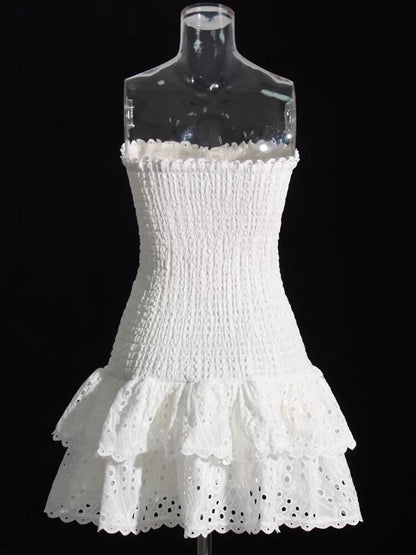 Effortlessly Elegant Dress with a Timeless Design