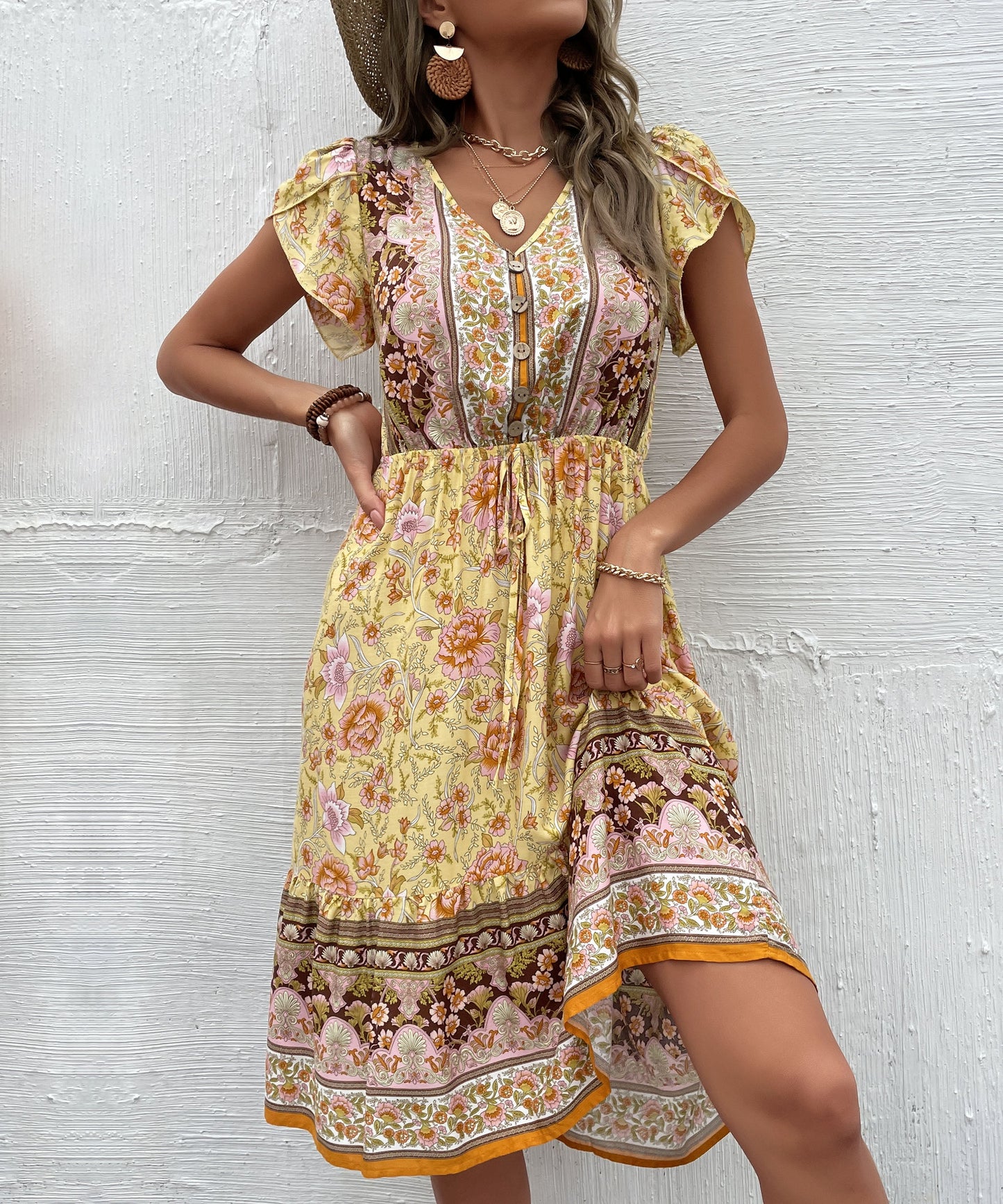 Sophisticated Dress with a Clean Classic Look
