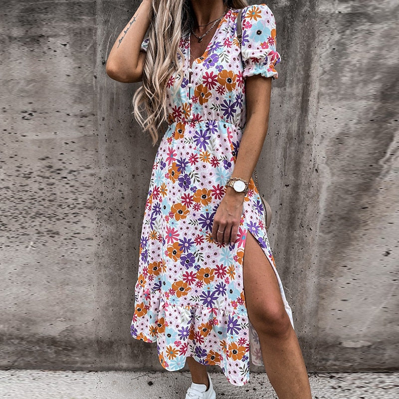 Effortlessly Elegant Dress with a Timeless Design