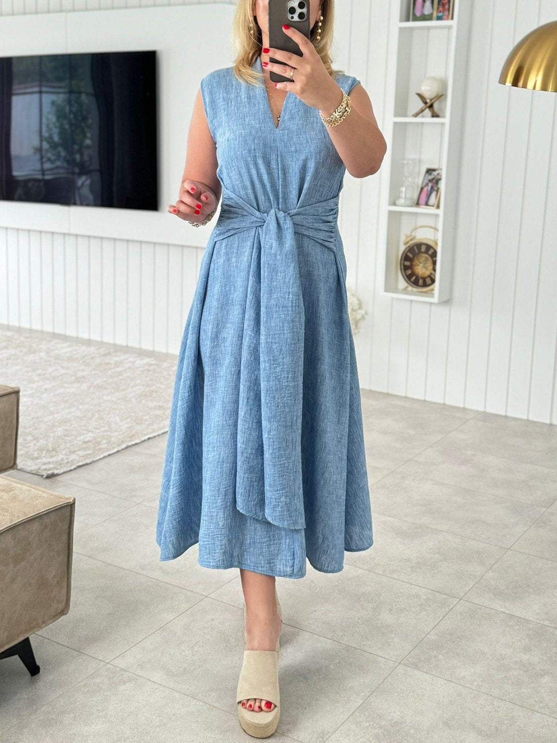 Gracefully Styled Dress for Any Occasion