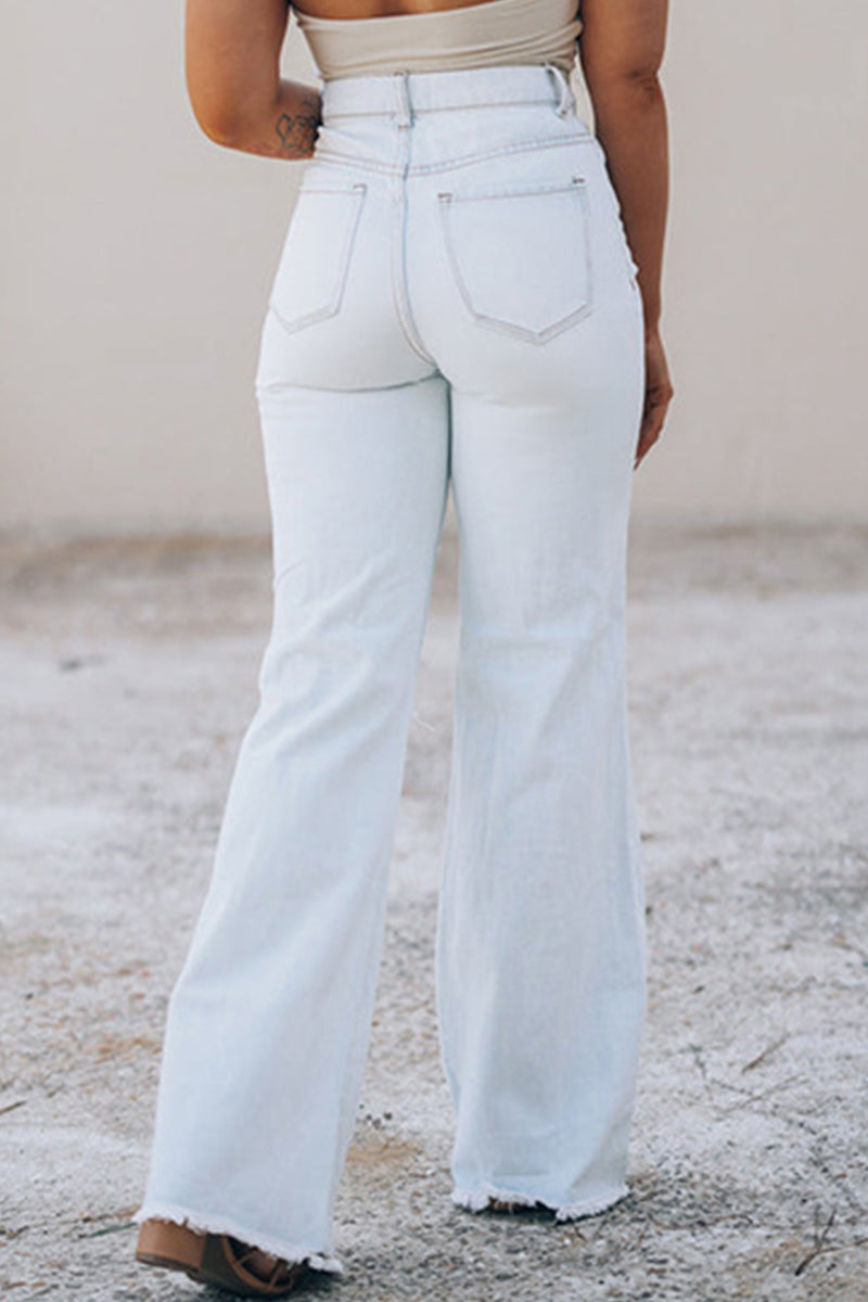 Effortlessly Elegant Garment with a Timeless Design