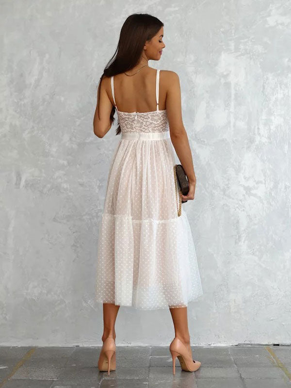 Beautifully Finished Dress in a Timeless Design