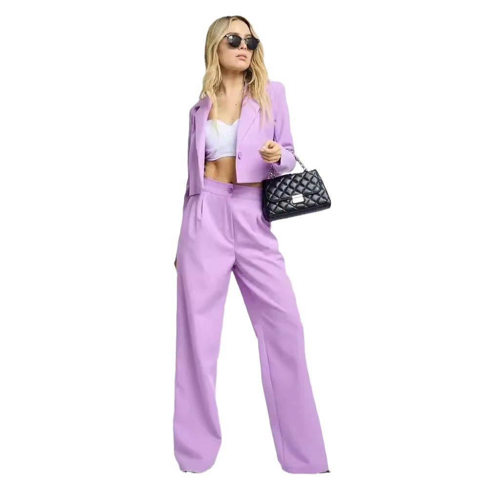 Effortlessly Elegant Pants with a Timeless Design