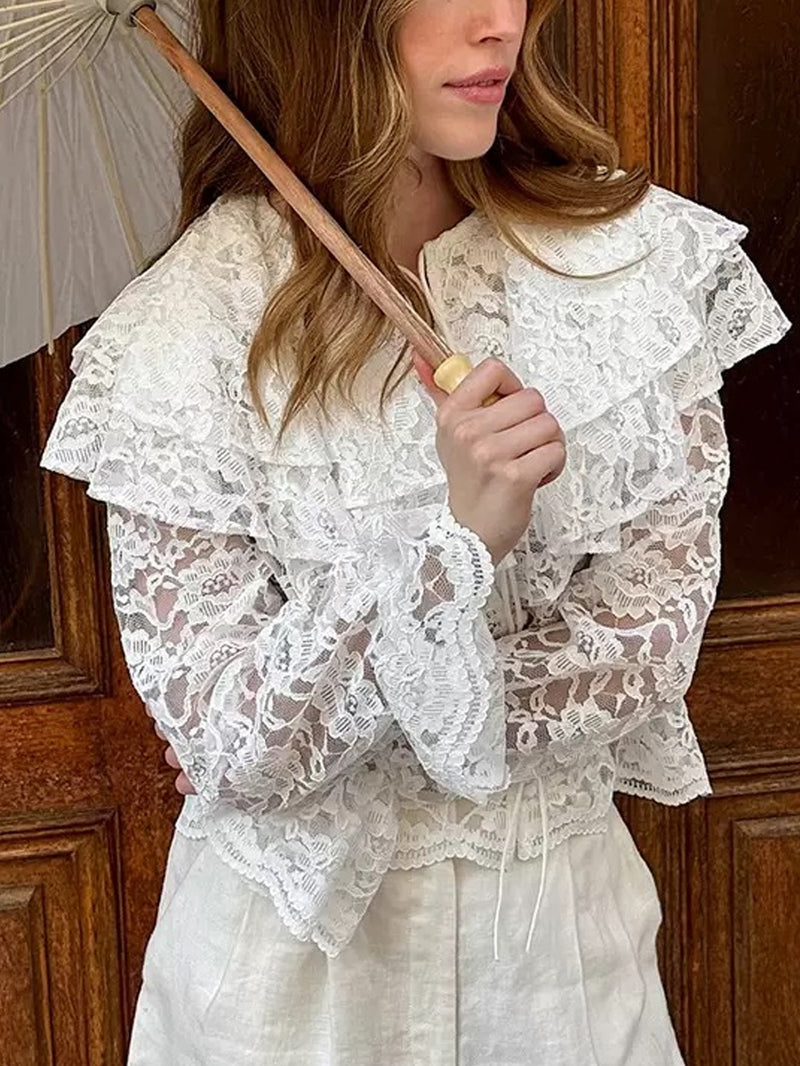 Sophisticated Blouse with a Clean Classic Look
