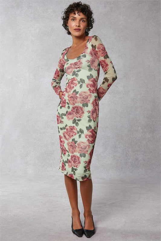 Beautifully Finished Dress in a Timeless Design