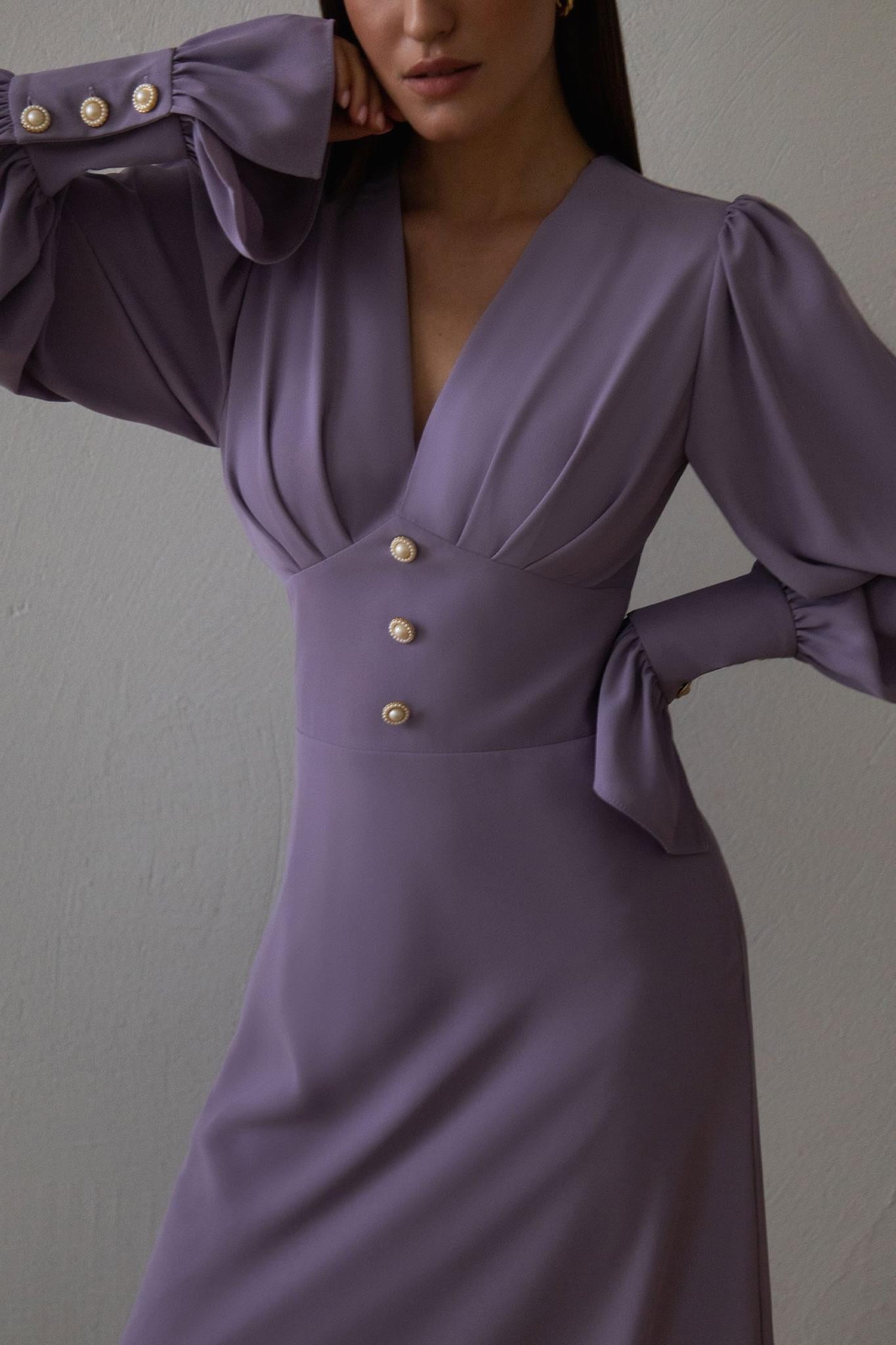 Classic Vintage Dress with a Flattering Fit