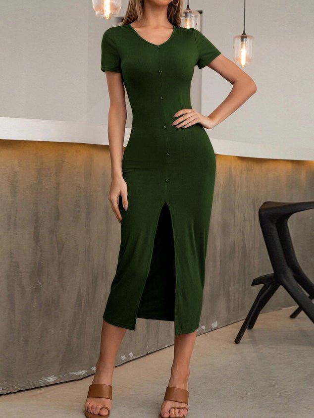 Beautifully Finished Dress in a Timeless Design