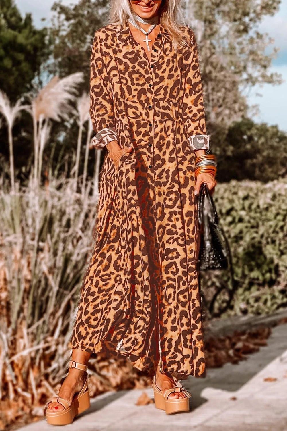 Beautifully Finished Dress in a Timeless Design