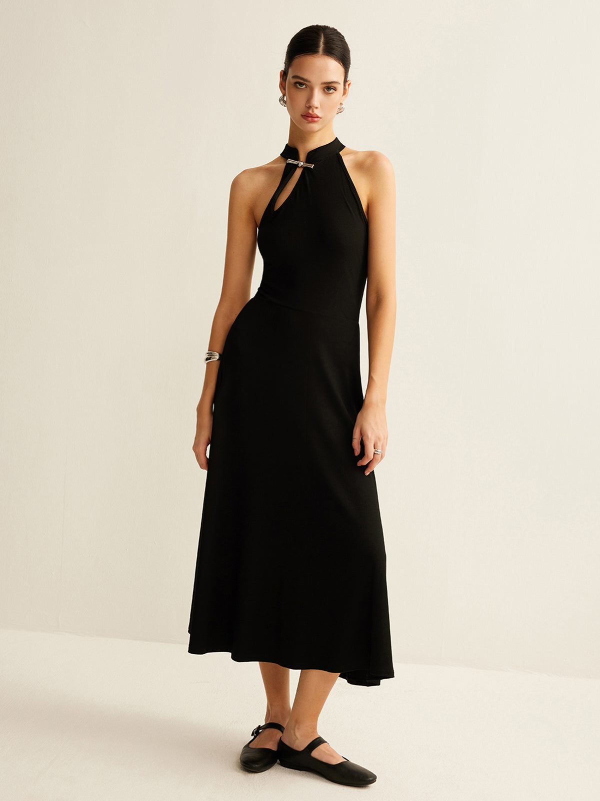 Gracefully Styled Dress for Any Occasion