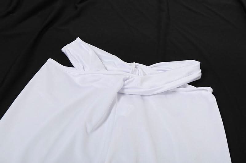 Gracefully Styled Garment for Any Occasion