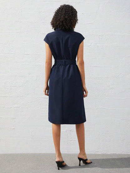 Effortlessly Elegant Dress with a Timeless Design