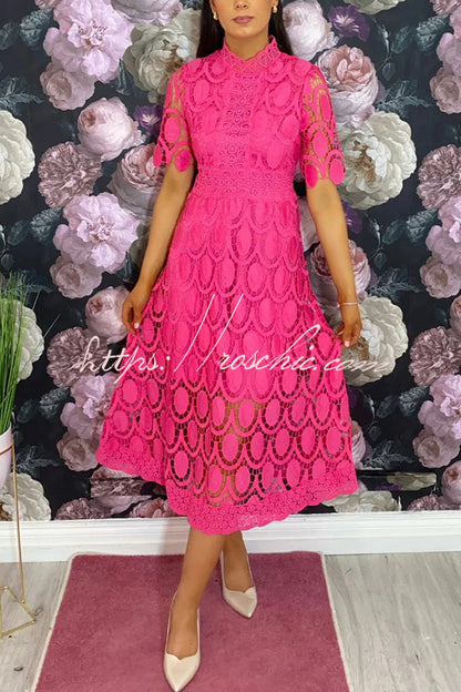 Beautifully Finished Dress in a Timeless Design
