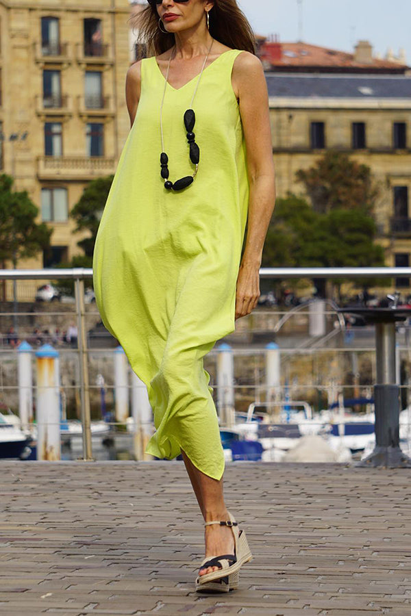 Effortlessly Elegant Dress with a Timeless Design