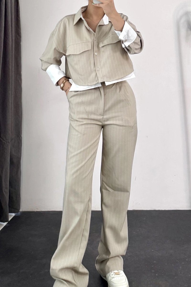 Classic Vintage Pants with a Flattering Fit