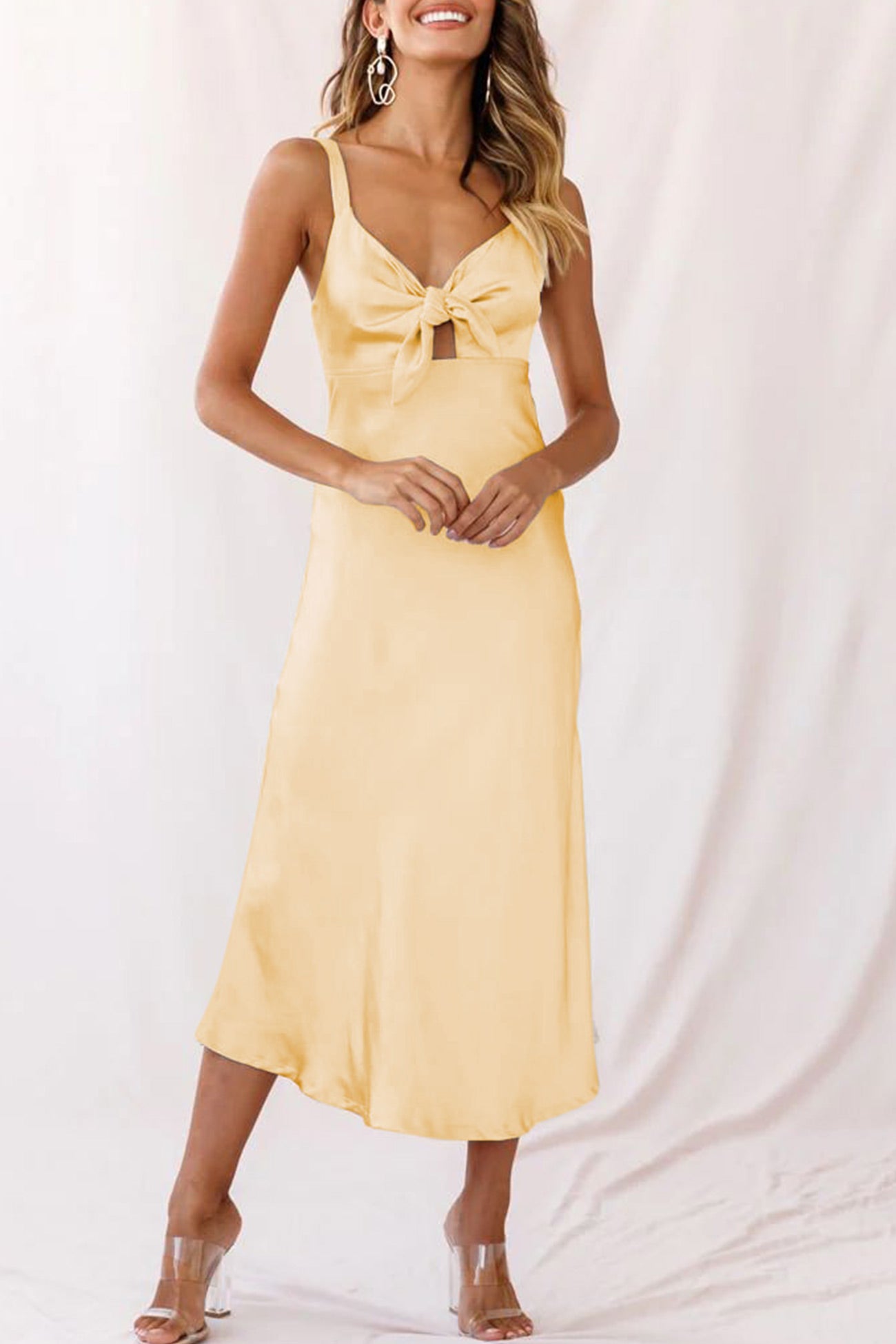 Beautifully Finished Dress in a Timeless Design