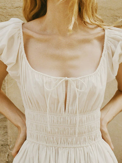 Effortlessly Elegant Dress with a Timeless Design